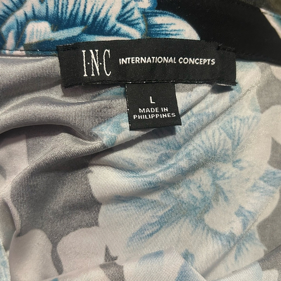 Women's INC Floral Print V Neck Blouse Top Size L Black Blue - Picture 6 of 6